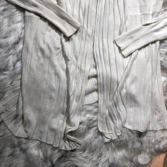 Daisy Fuentes white tone medium long drapey ribbed boho cardigan sweater - Picture 6 of 7